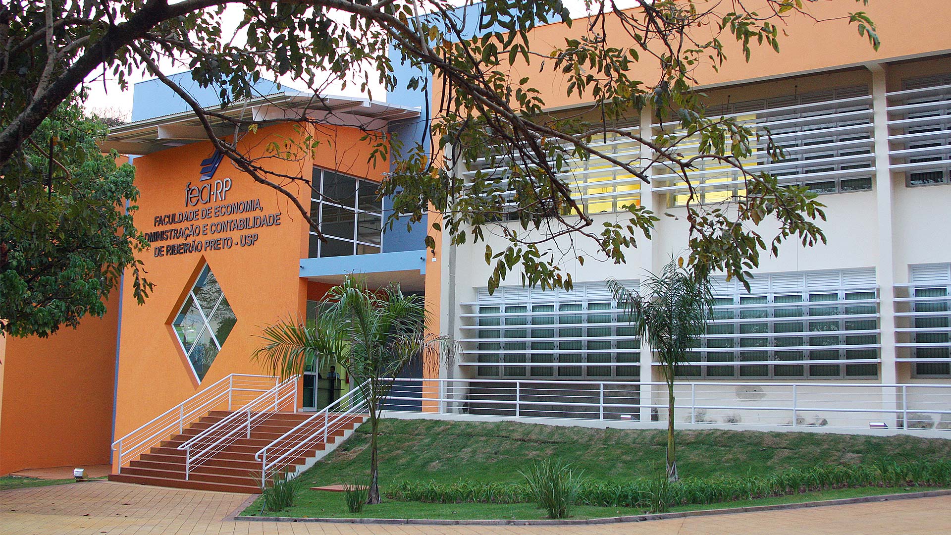 Fachada do Prédio FEA-RP